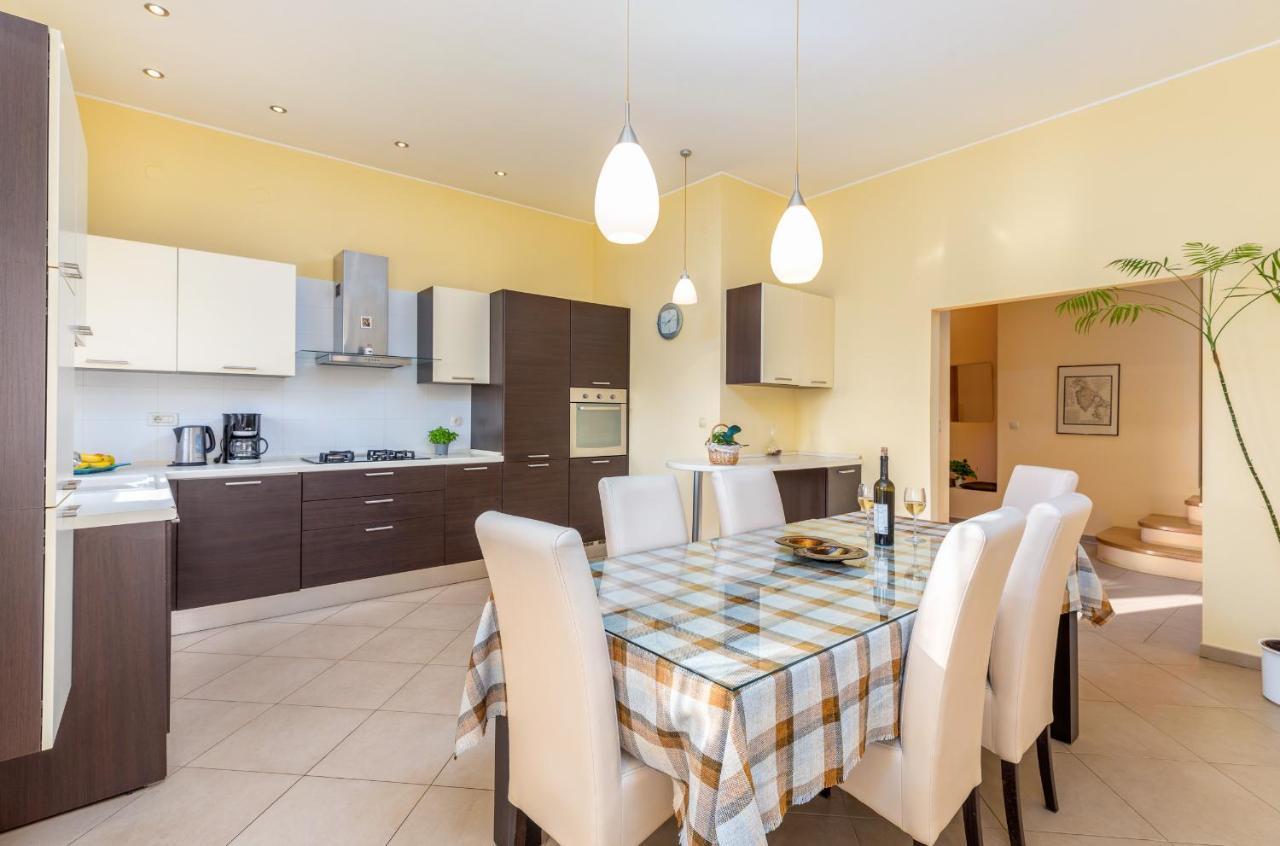 Apartment Luana A1 Fazana Bagian luar foto