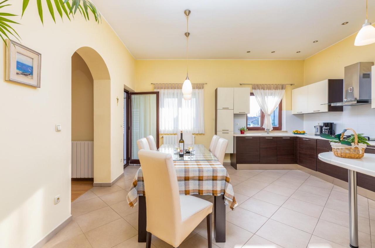 Apartment Luana A1 Fazana Bagian luar foto