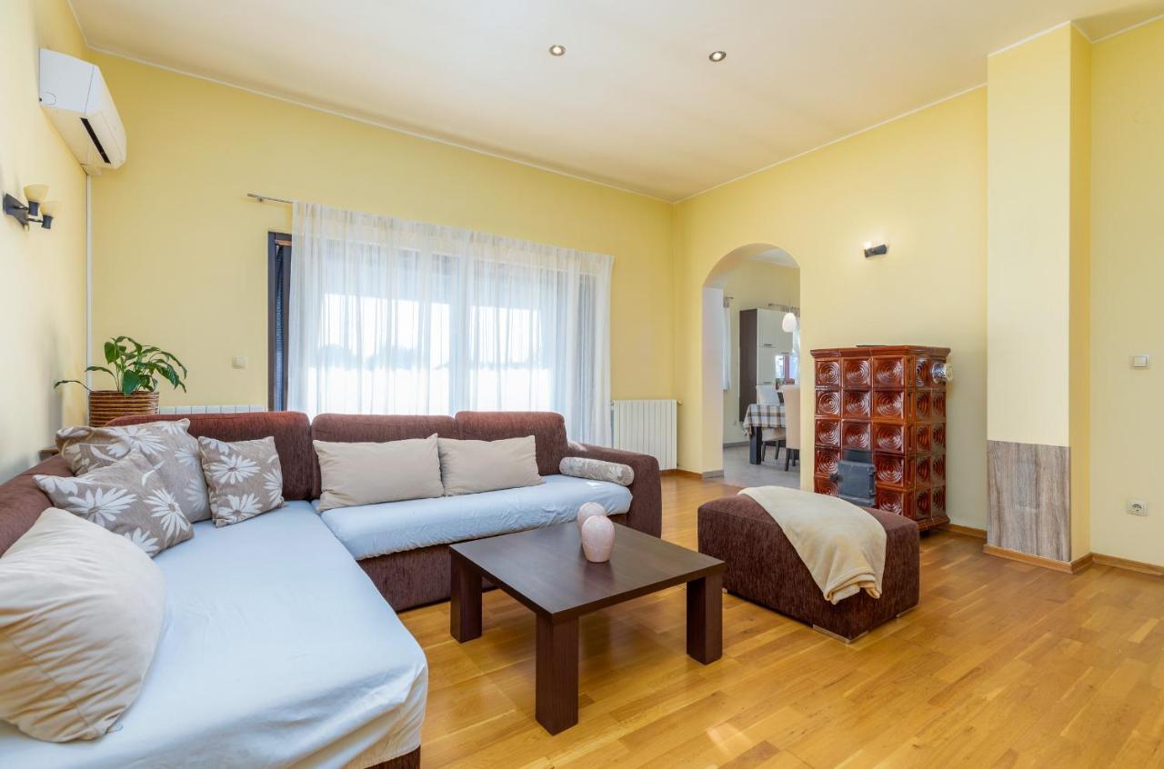 Apartment Luana A1 Fazana Bagian luar foto