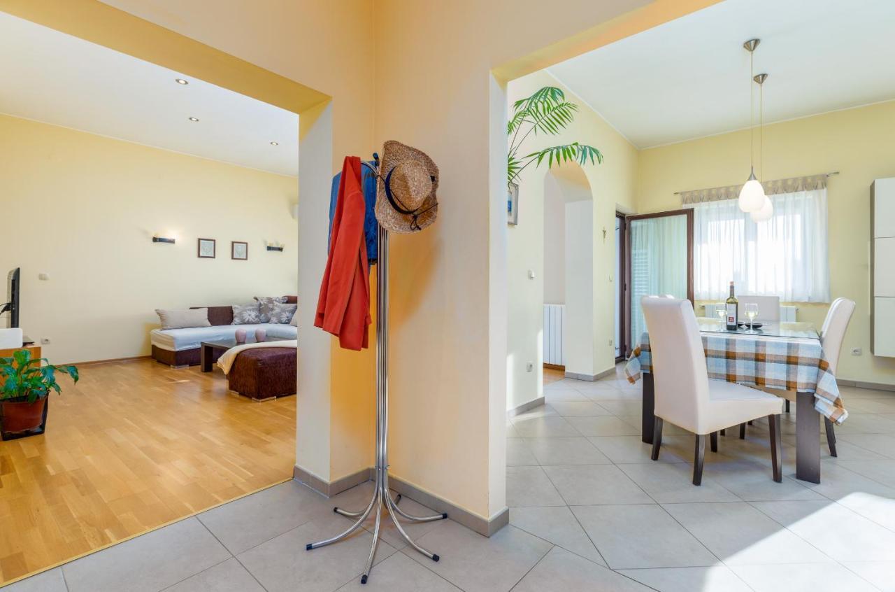 Apartment Luana A1 Fazana Bagian luar foto