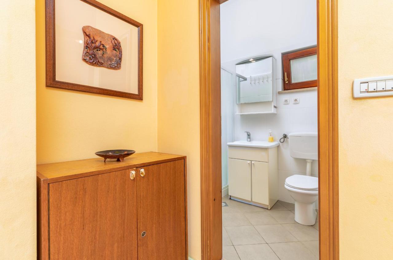 Apartment Luana A1 Fazana Bagian luar foto